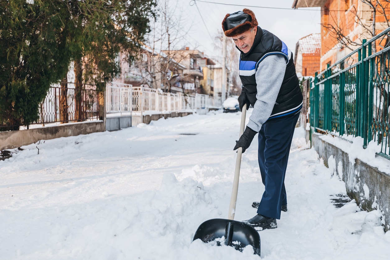 Shoveling Tips to Prevent Back Injuries