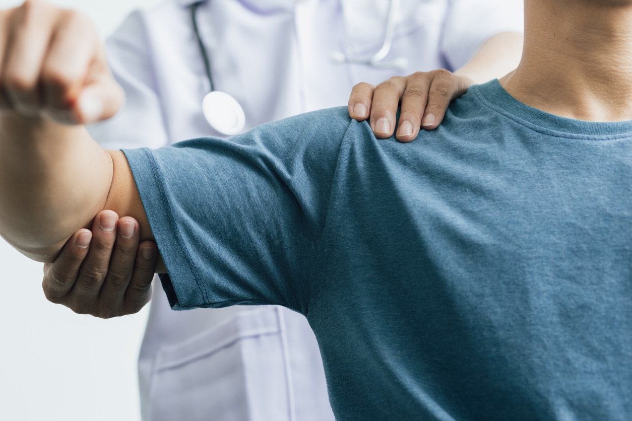 When Should I See a Doctor for Shoulder Pain?