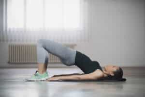 pelvic tilt exercise to alleviate back pain